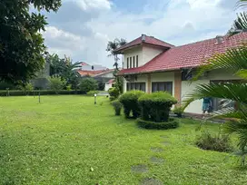 Dijual Rumah Cantik Cozy Rasa Villa di Pancoran