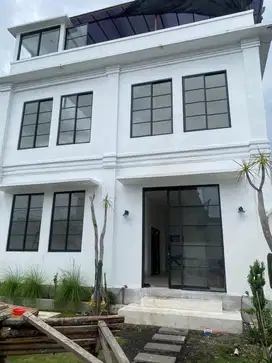 Stunning New Mediterania 5BR Villa For Rent in Jl. Sempol Pererenan