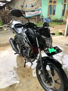 DIJUAL CEPAT Honda CB150R Streetfire Tahun 2015