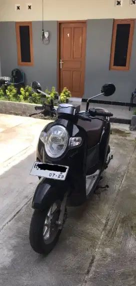 Scoopy fi 2019 hitam silver