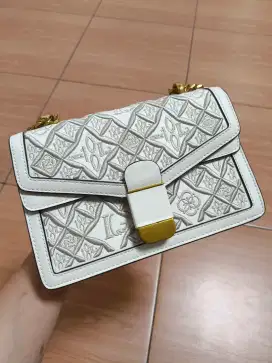 Tas cantik bordir warna putih...