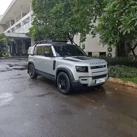 2020 Landrover Defender 110 Diesel First Edition km 17000 Solar