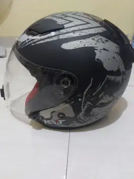 Helm kyt venom bekas