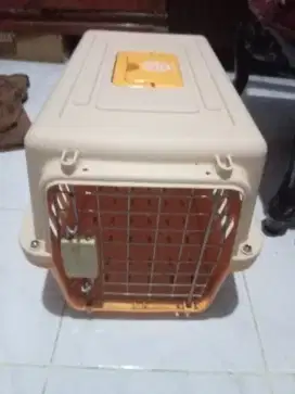 Conteiner kucing untuk dibawa bawa