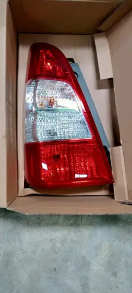 lampu belakang Toyota Innova (Baru)