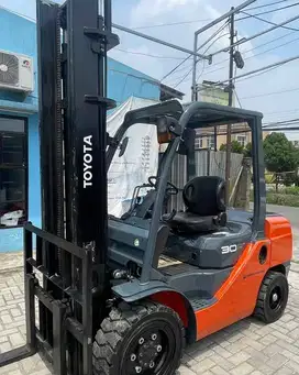 Forklift Toyota 3 Ton,Tiang 4 Meter,Manual,1DZ-II,8FD30,Tahun 2016