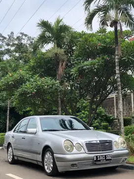 Mercedes-Benz E320 1997 Bensin