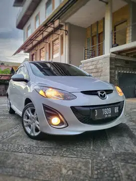 Mazda 2 2011 Bensin km 2200 asli