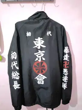 Jaket parasut warna hitam