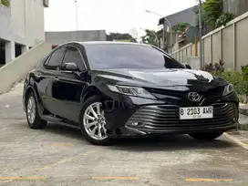 TOYOTA CAMRY 2.5 V AT HITAM 2019 KM 44rb (FULL RECORD TOYOTA)