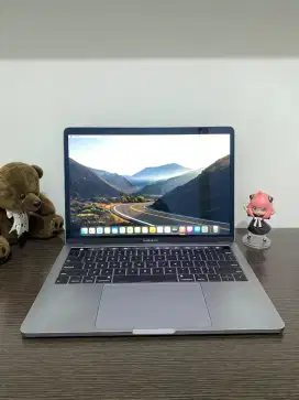 Macbook Pro 13 inch Touchbar Core i7 Ram 16GB SSD 500GB 2018 CTO