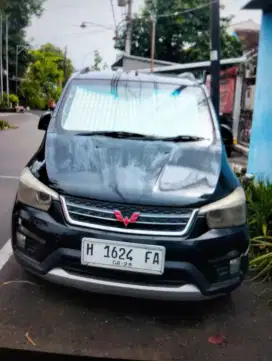 Jual Wuling confero S warna hitam metalik th 2018