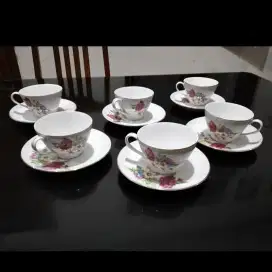 Set cangkir keramik antik STARLITE kondisi 85%-90%