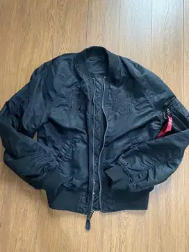 Jaket Bomber Alpha Industries Limited Edition