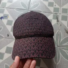 Jual topi Michael Kors