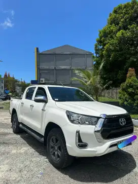 DiJual HILUX 2022 V Luxury 4x4 AT ex Tangan Pertama