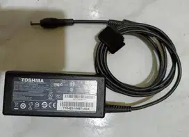 Carger Laptop Toshiba Original