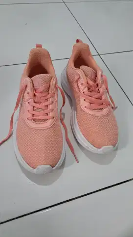 Sepatu Wanita merk Ardiles size 38