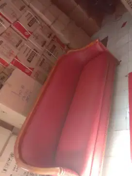 Menerima servis sofa panggilan