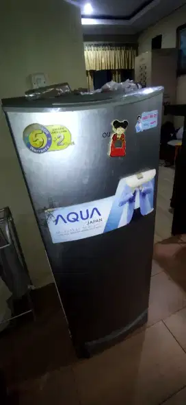 Bisa NEGO / Dijual KULKAS merk AQua Masih Mulus NO MINUS!! JUAL BUTUH