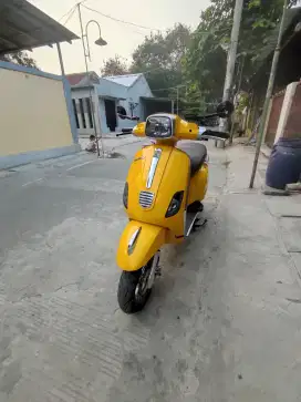 Vespa Kuning Uwinfly T3