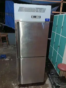 upright chiller 2 pintu