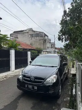 Toyota Kijang Innova 2005 Bensin