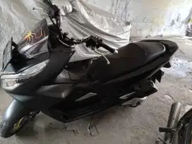 Dijual cepat Honda PCX ABS limited edition sebelahan