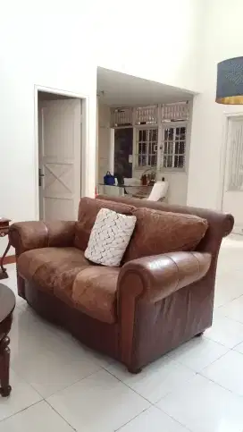 Jual Sofa, Meja Bundar, Meja Lenthink, Cermin & Bingkai, Kabinet Kayu