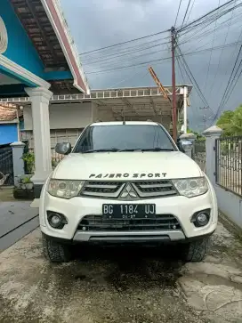 Pajero 2.5 GLS Manual 4x2 2014