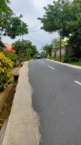 Jual rumah pinggir jalan raya di gunungpati