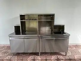 Meja stainless kabinet operasi