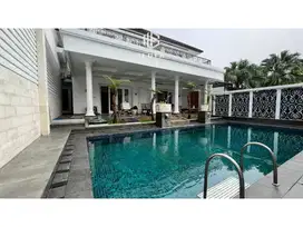 Disewakan Rumah Mewah Baru Renovasi, Furnished area Kemang Utara