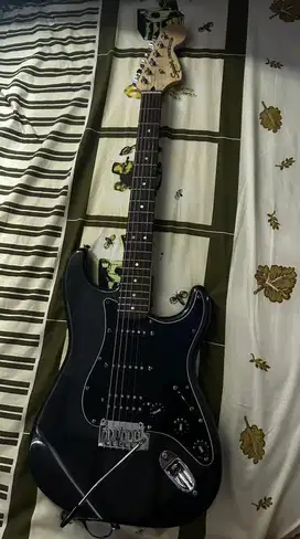 STRATOCASTER AFFINITY SERIES RARE CHARCOAL METAL BLACK (HARGA NEGO)