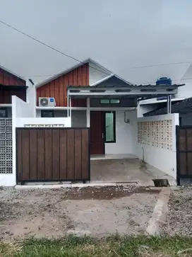 Rumah siap huni 300 Juta-an dekat gdc dan stasiun pondok rajeg