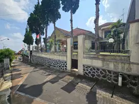 Villa bagus kondisi terawat di tawangmangu solo