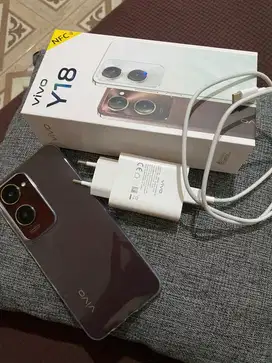 Vivo Y18 ram 4/64 ada NFC fullset garansi resmi baru semingguan