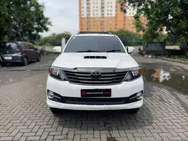 Toyota Fortuner VNT 4x4 AT 2015 Diesel