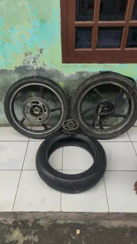 Velg satu set keluarga Honda Ring 17 free ban tubles Aerox