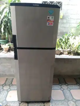 Kulkas 2pintu sanken