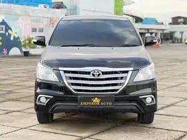 Tdp19jt ,Toyota Kijang Innova 2.0 V Bensin Manual Non Matic Hitam 2015