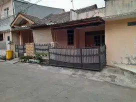 dijual rumah di komplek  Ciater Permai dekat Bsd