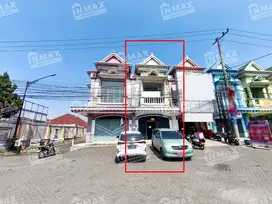 RUKO RAYA MONDOROKO SINGOSARI,BAGUS,PARKIRAN LUAS,DEKAT TOL