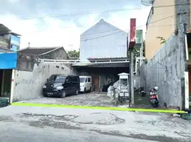 Ruang Usaha Dan Kostan Tepi Jalan Ramai Di Sanggrahan