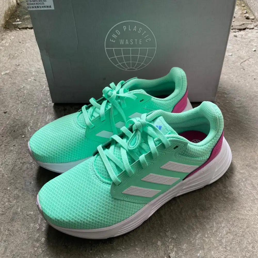 Sepatu Adidas Galaxy 6 W - Size 42 - Sepatu running olahraga