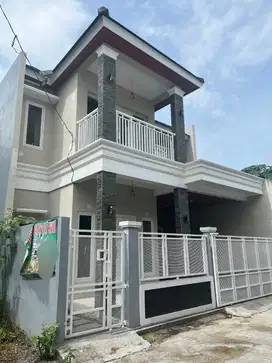 rumah  Cluster minimalis 2 lantai tepi jalan Adi Soemarmo Colomadu