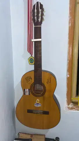 Gitar Classic Merk Yamaha Tipe C-315 Senar Nylon Klasik