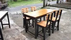 Meja kursi makan