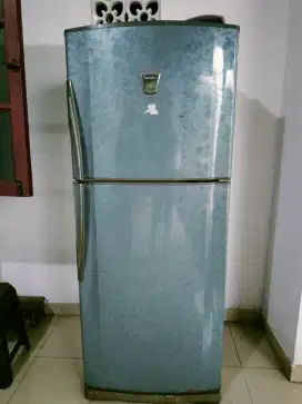 Kulkas sharp 2 pintu