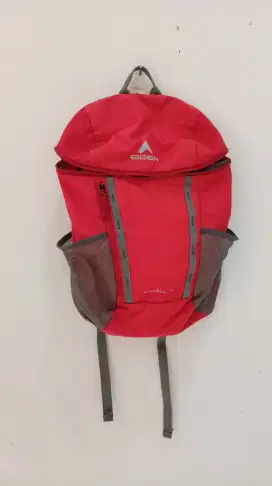 Tas eiger merah